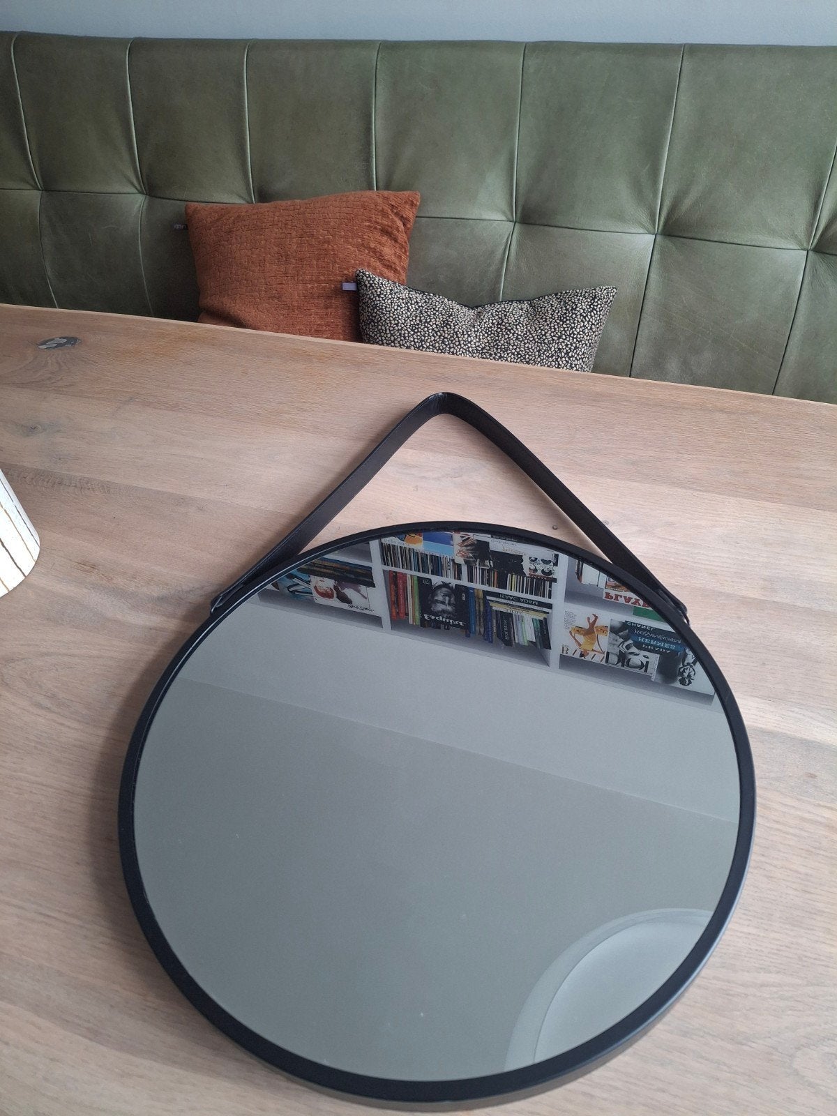 Ronde spiegel met leren band 45 cm, Huis en Inrichting, Ophalen, Minder dan 50 cm, Rond, Zo goed als nieuw