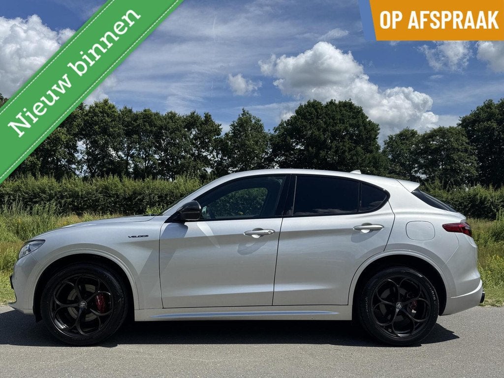 Alfa Romeo Stelvio 2.0t Q4 Veloce my21, 30dkm, Nieuwstaat, Auto's, Alfa Romeo, Automaat, Euro 6, 4 cilinders, Automatische klimaatregeling