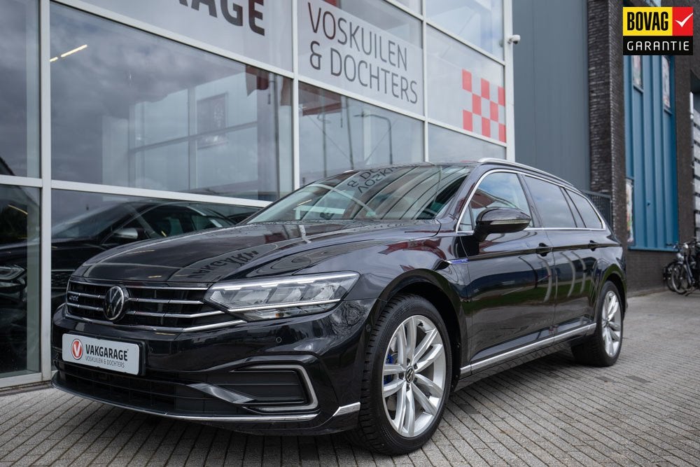 Volkswagen Passat Variant 1.4 TSI PHEV GTE Panoramadak | Erg, 12 maanden, Gebruikt, Zwart, 4 cilinders
