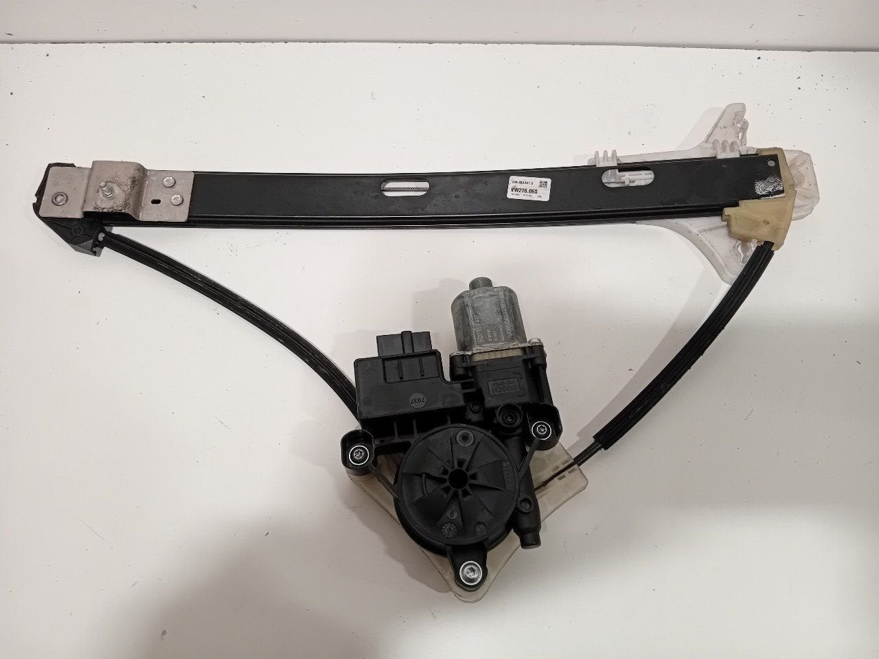 Raammechaniek elektrisch links achter Volkswagen T-Roc, Auto-onderdelen, Onderdelen@venauto.nl, Van der Ven Autorecycling B.V.