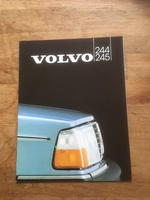Autofolder/Brochure  Volvo   244 - 245         1982       NL, Ophalen of Verzenden, Zo goed als nieuw, Volvo