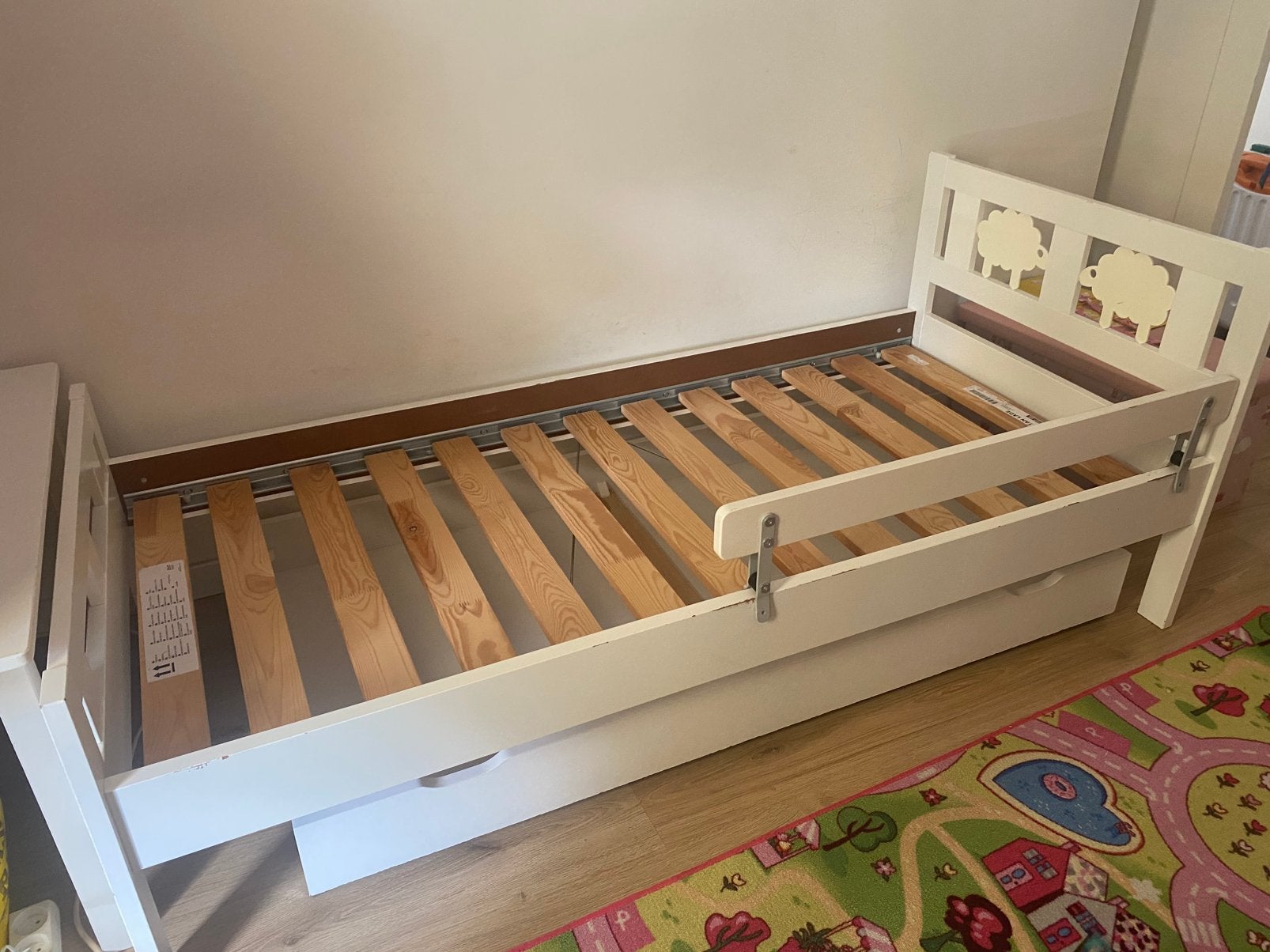 Peuterbed IKEA met lade eronder, Kinderen en Baby's, Ophalen, Zo goed als nieuw, 140 tot 160 cm, 70 tot 85 cm