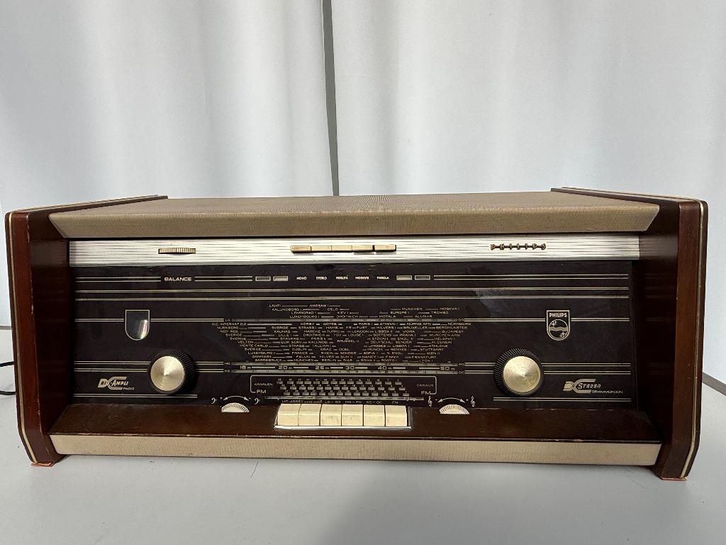 Originele philips buizenradio B6X94A, Antiek en Kunst, Antiek | Tv's en Audio, Ophalen