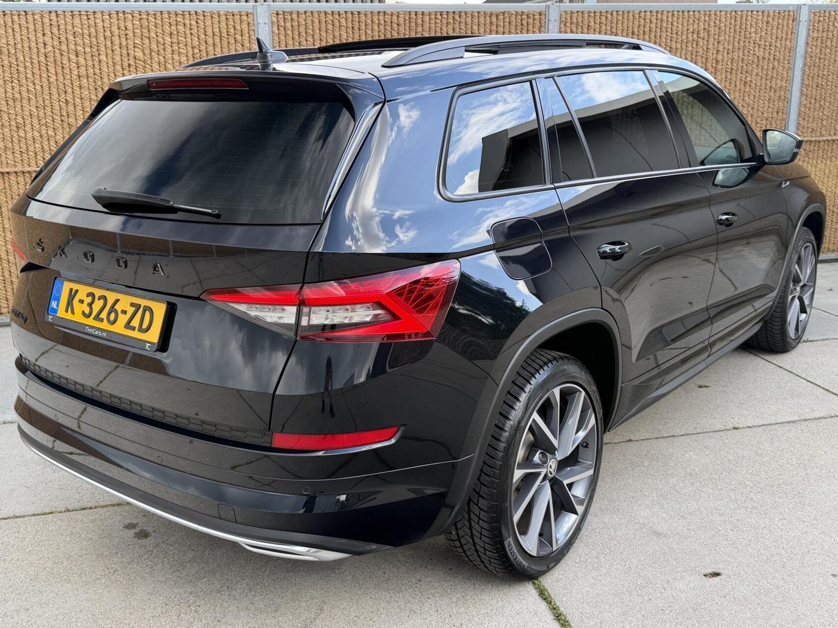 Skoda Kodiaq 1.5 TSI Sportline Business Automaat | Panoramad, Auto's, Skoda, Euro 6, 4 cilinders, 150 pk, Automatische klimaatregeling