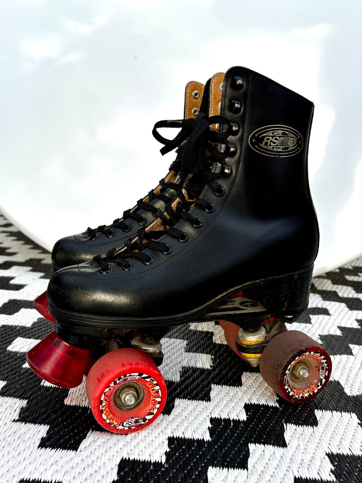 Zwarte leren rolschaatsen RSI - Maat 38, Kinderen en Baby's, Speelgoed | Buiten | Rolschaatsen, Ophalen, Gebruikt, Dames