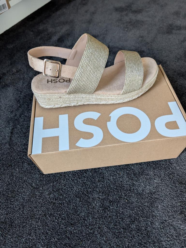 Kleine restpartij 14 paar open schoenen Posh, Ophalen of Verzenden, Nieuw, Zwart, Sandalen of Muiltjes
