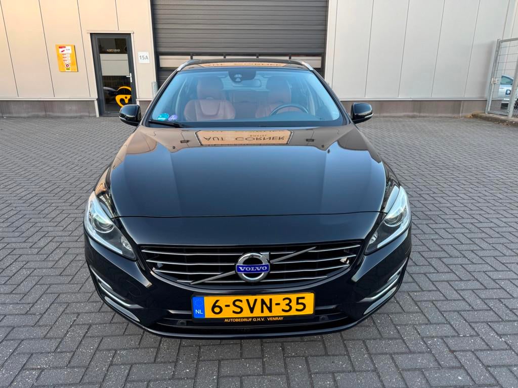 Volvo V60 2.4 D6 AWD Plug-In Hybrid Summum, Automaat, Verwarming stoelen achter, Zwart, Vierwielaandrijving