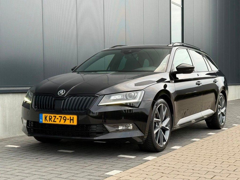 Skoda Superb Combi 1.5 TSI DSG ACT Sportline Trekh. - DCC, Auto's, 1498 cc, 4 cilinders, 150 pk, Parkeerassistent
