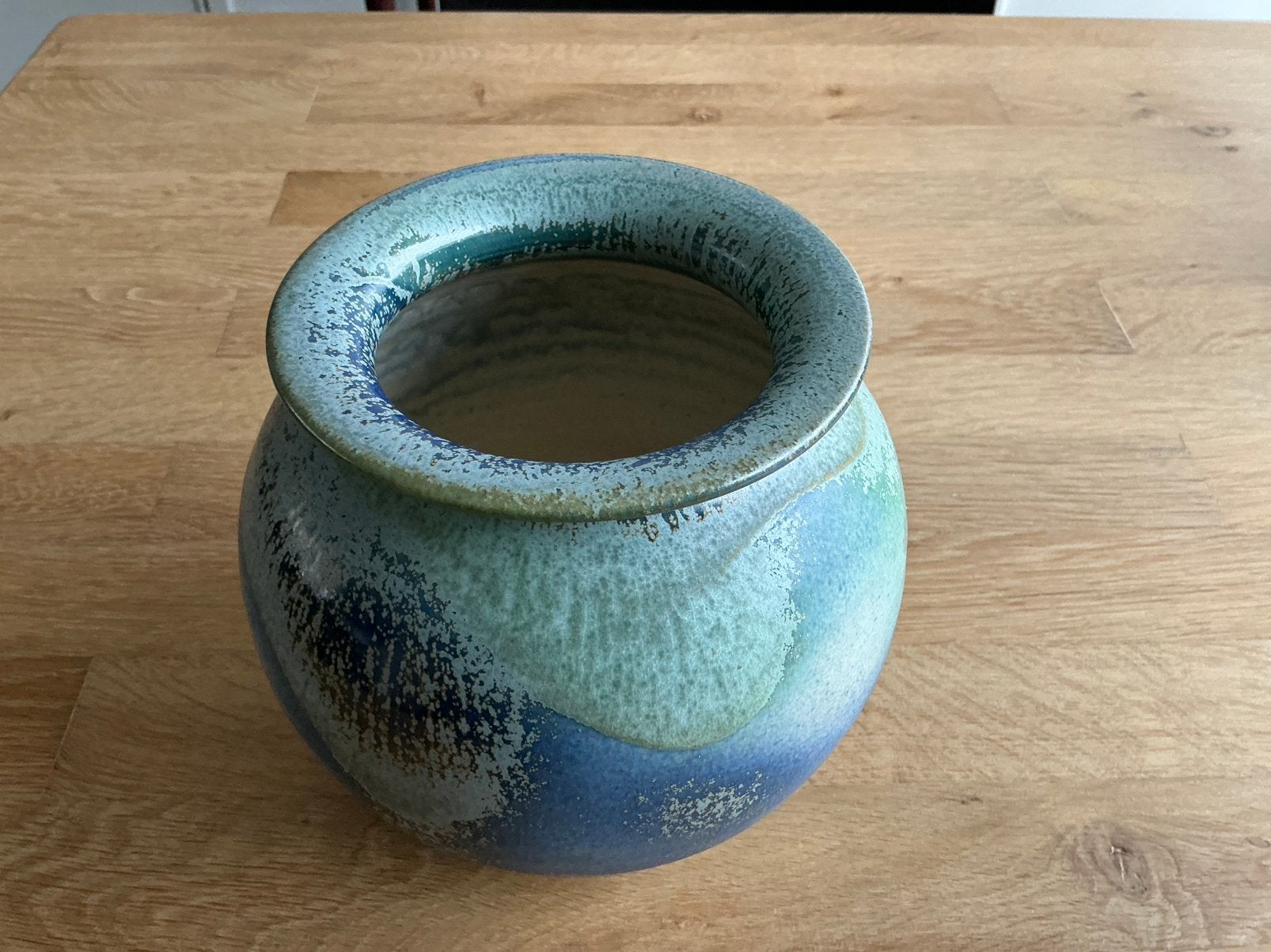 Adie Moerings Gouda vaas, veelkleurig glazuur., Ophalen of Verzenden