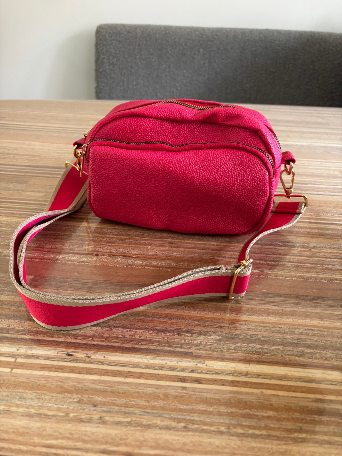 Roze tas met brede schouderband, Ophalen of Verzenden, Zo goed als nieuw, Roze, Schoudertasje