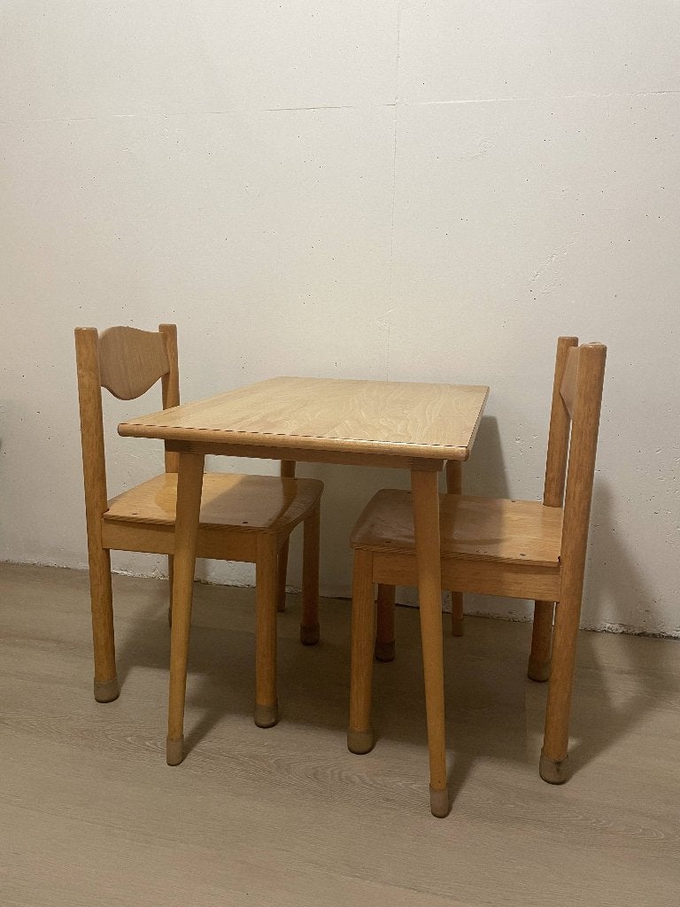Kindertafeltje met stoeltjes, Ophalen, Gebruikt, Tafel(s) en Stoel(en)