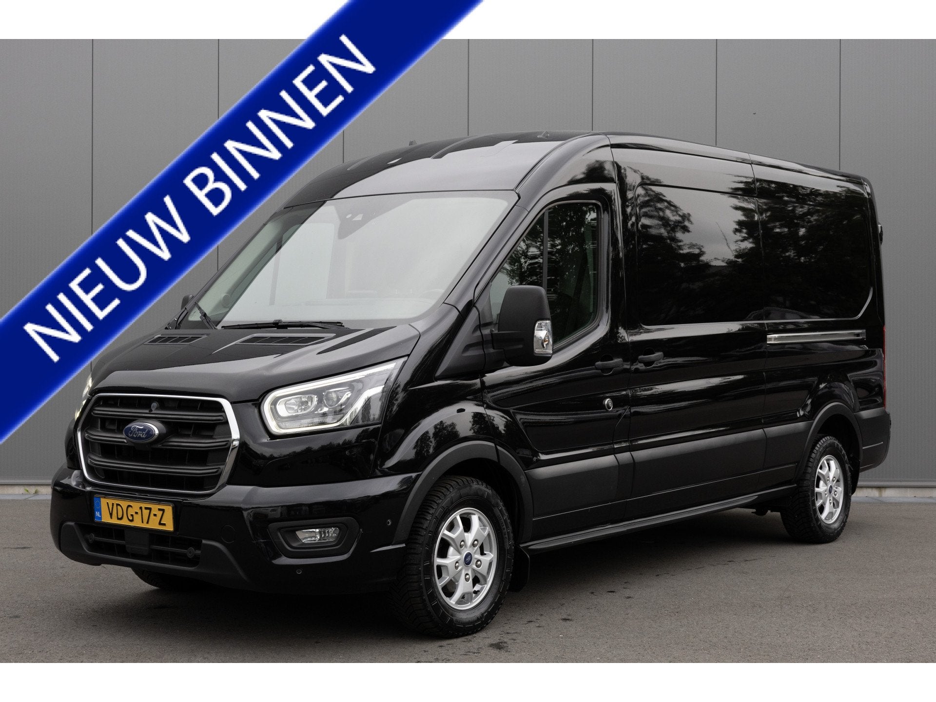 Ford Transit 350 2.0 | 185 PK | L3H2 Limited | 2X SCHUIFDEUR, Dealer onderhouden, Stof, Zwart, Bedrijf