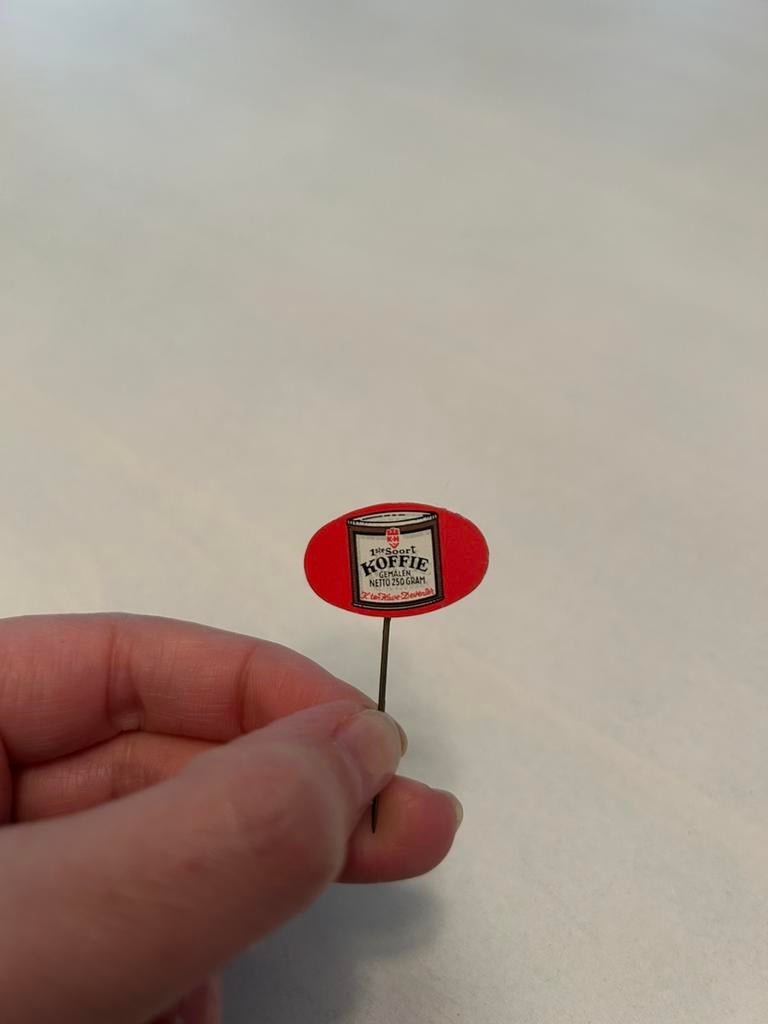 Albert Heijn 1e Soort koffie speldje (pin), Verzamelen, Speldjes, Pins en Buttons, Ophalen of Verzenden, Zo goed als nieuw, Overige onderwerpen