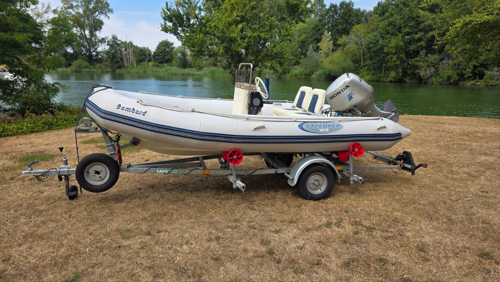 Bombard Explorer WB 430, Honda 40pk en bijpassende trailer., Gebruikt, Bombard, 40 pk, Afdekzeil