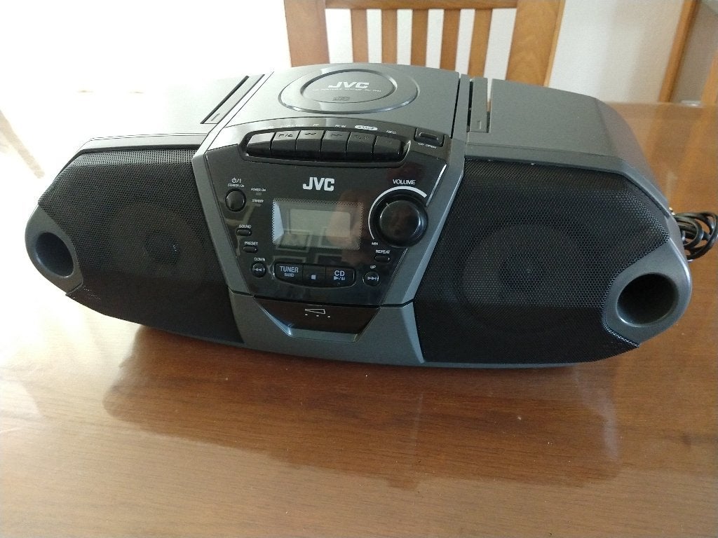 Draagbare Stereo AM/FM Radio, CD en Cassetterecorder JVC-QN1, Ophalen, Gebruikt, Radio, Met cd-speler
