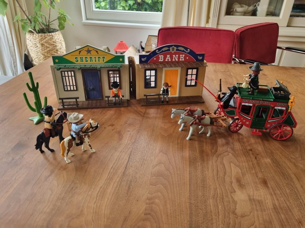 Playmobil 70012 EN 4398 samen postkoets en bank overval, Kinderen en Baby's, Speelgoed | Playmobil, Ophalen, Zo goed als nieuw