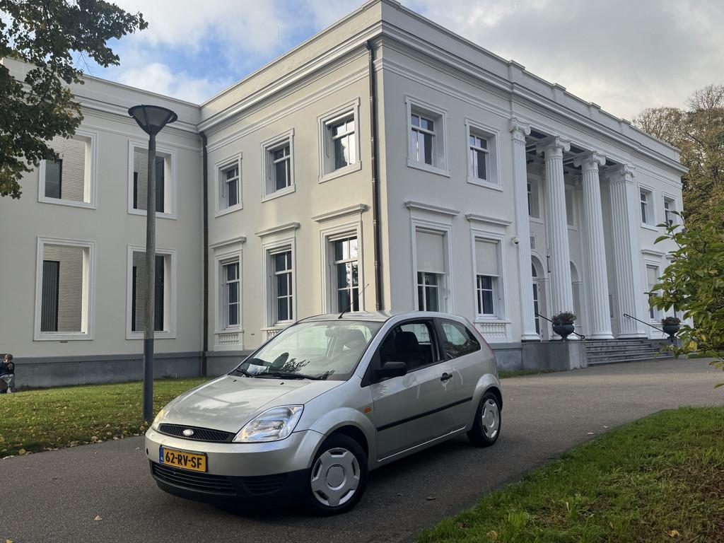 Ford Fiesta 1.3 STYLE, 1:20 MOOI EN GOED ! (bj 2005), Auto's, Ford, Bedrijf, Te koop, Fiësta, ABS, Airbags, Alarm, Metallic lak