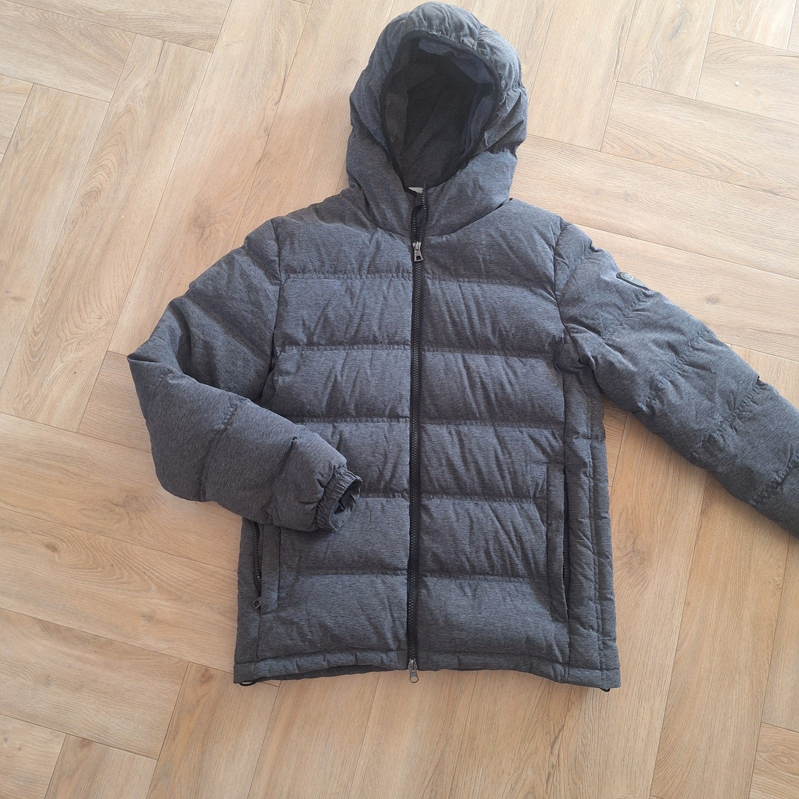 Emporio Armani EA7 donsjas maat S, Kleding | Heren, Ophalen of Verzenden, Zo goed als nieuw, Grijs, Emporio Armani EA7