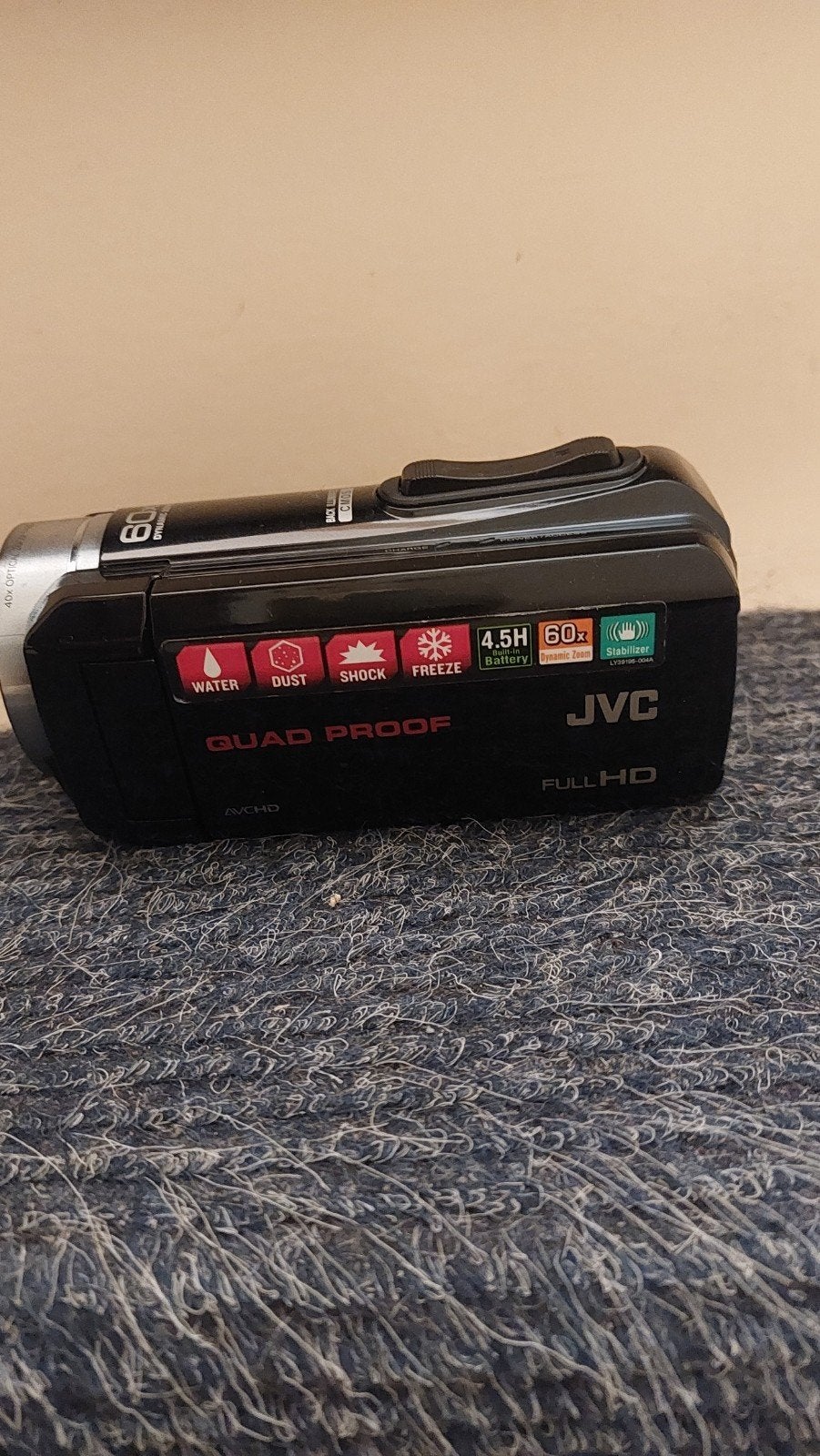 JVC Camcorder GZ-R15BE - Geeft wit scherm, Full HD, JVC, Ophalen of Verzenden, Niet werkend