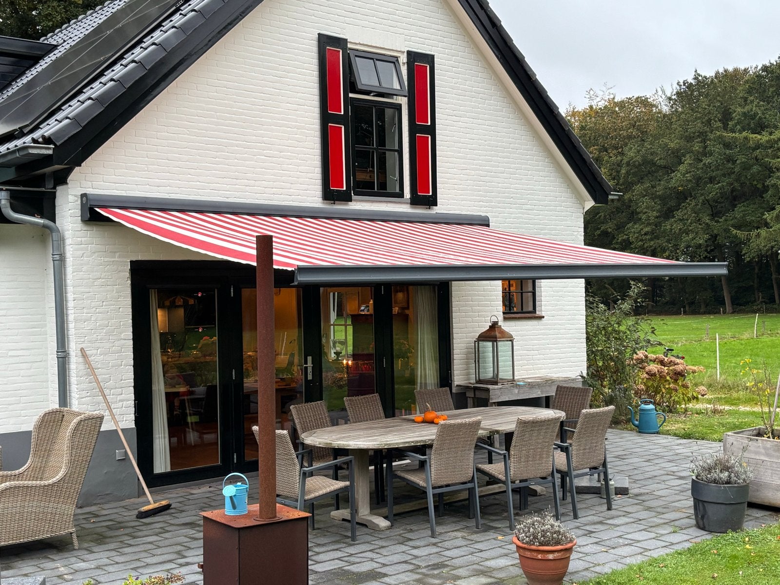 Elektrisch knikarmscherm - 500cm breed, 340cm uitval, Tuin en Terras, Ophalen, Gebruikt, 450 cm of meer, Elektrisch