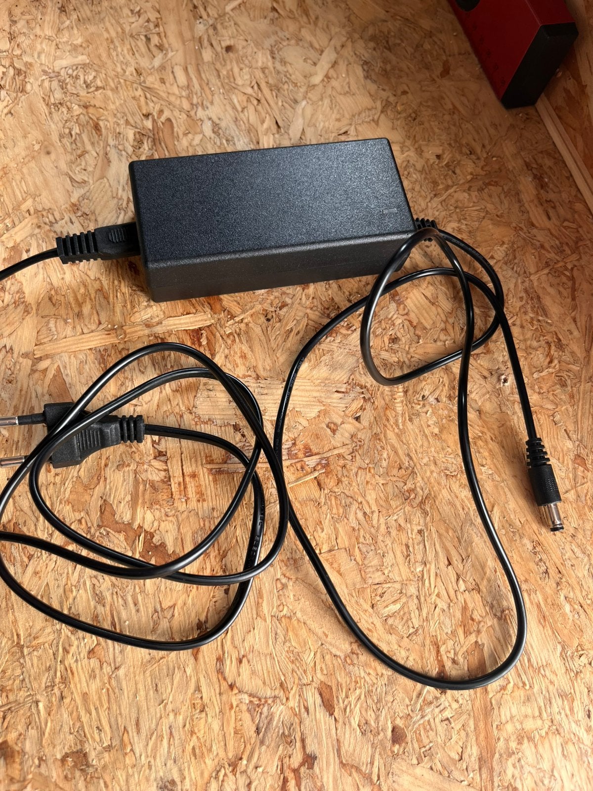 42V 1.5A Oplader voor Elektrische Scooter/Fiets - nieuw, Nieuw