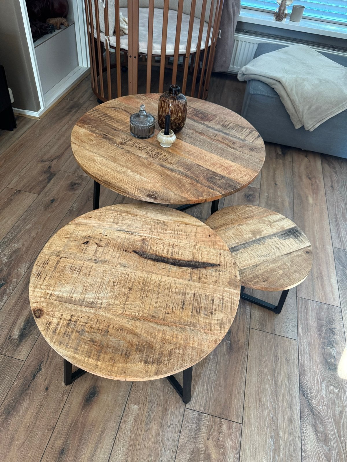 Set van 3 ronde salontafels van mangohout, Ophalen, Rond, 50 tot 100 cm, Zo goed als nieuw