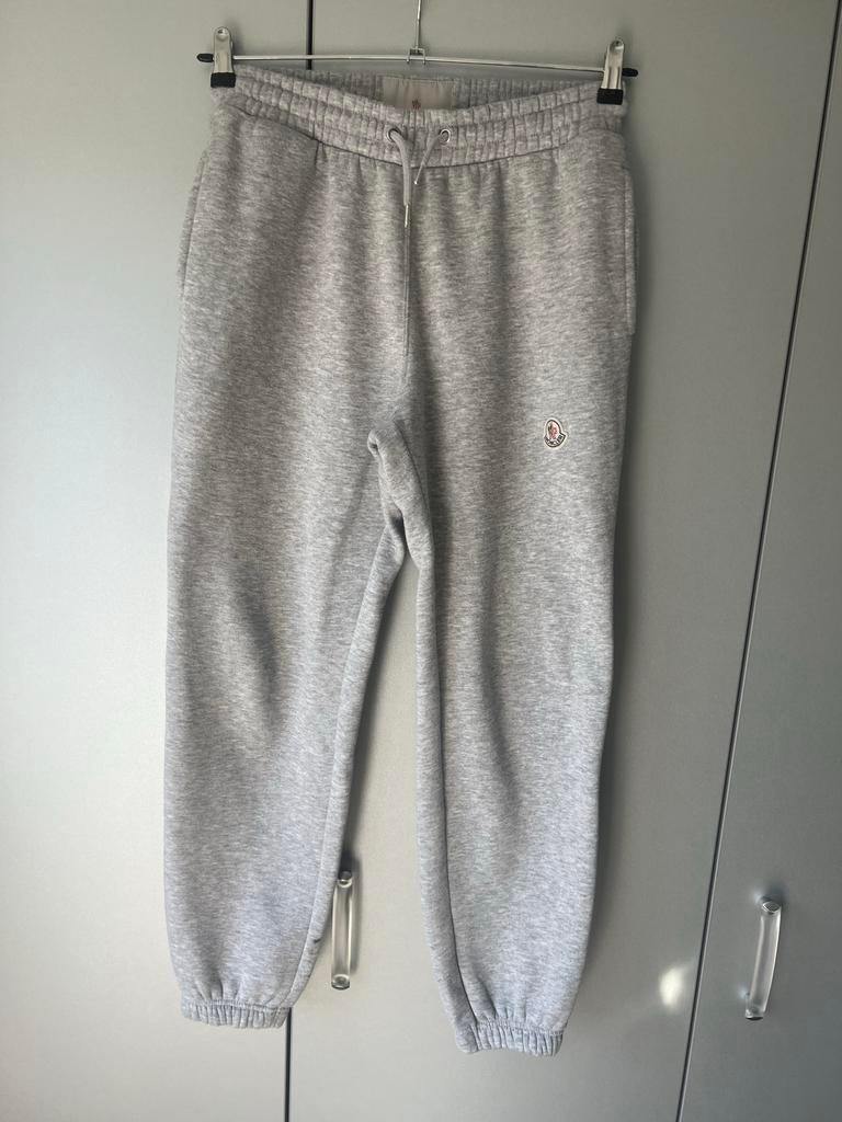 Moncler joggingbroek - Comfortabel en stijlvol, Verzenden, Zo goed als nieuw, Maat 48/50 (M), Grijs