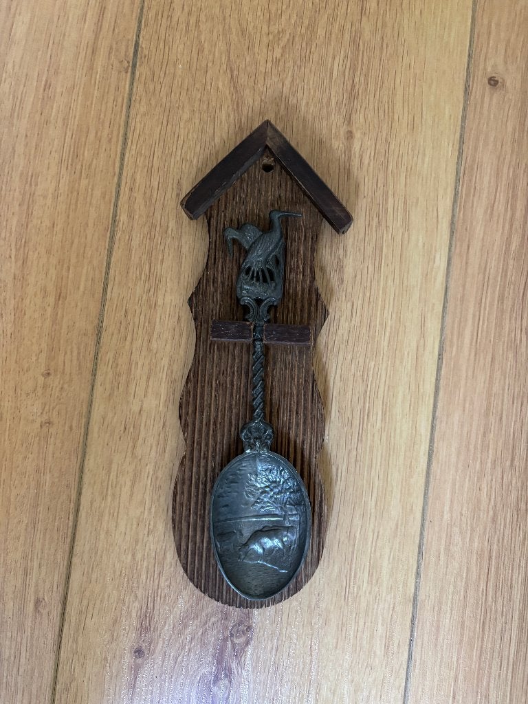 Tinnen lepel op houten rekje, Ophalen of Verzenden