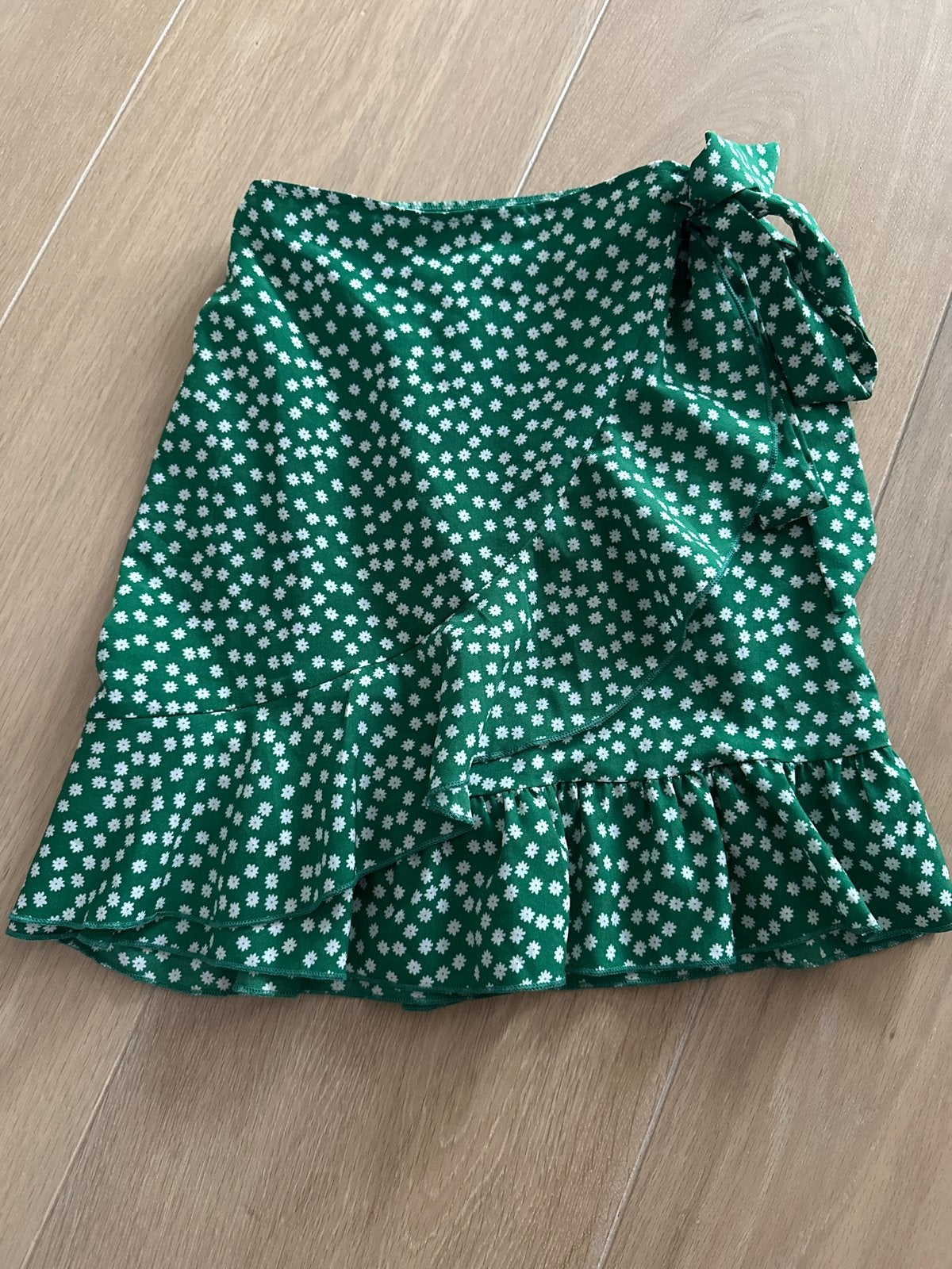 Groen Shein rokje met bloemenprint - Maat XS, Kleding | Dames, Ophalen of Verzenden, Zo goed als nieuw, Knielengte, Maat 34 (XS) of kleiner