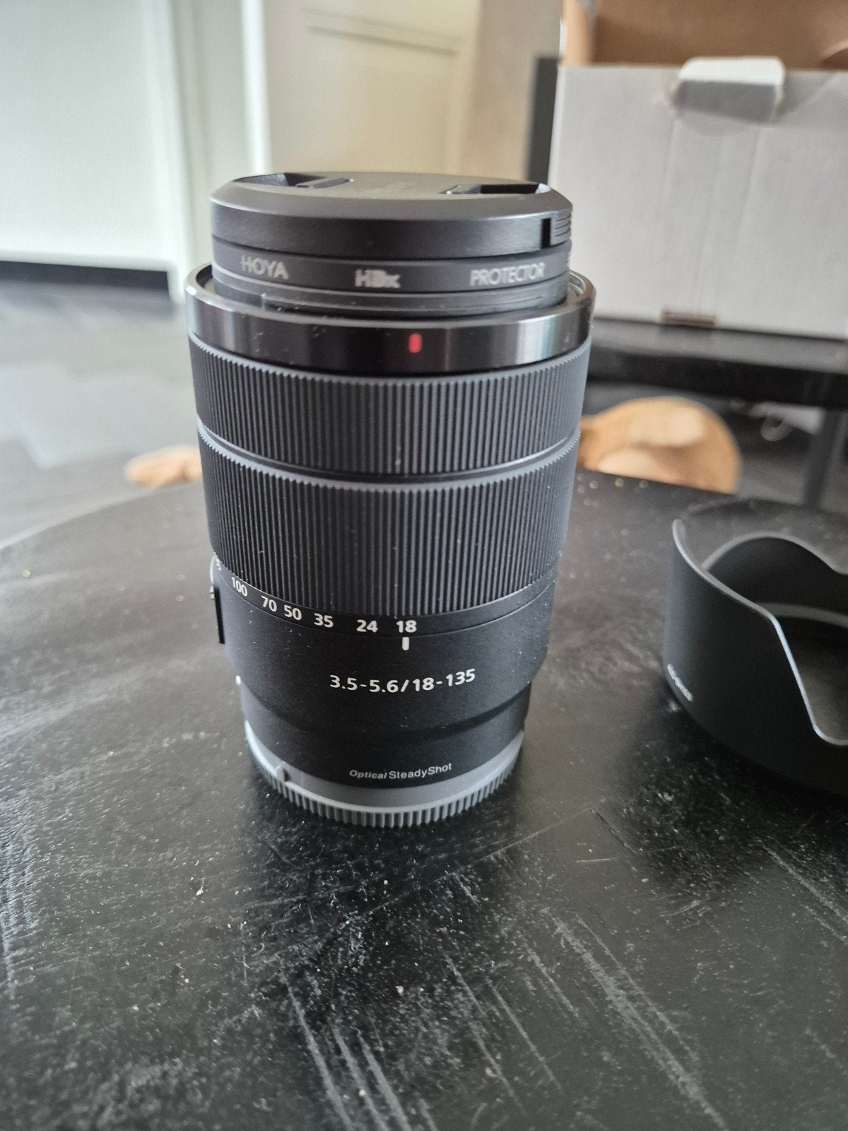 Sony E 18-135mm F/3.5-5.6 OSS lens met zonnekap en filter, Audio, Tv en Foto, Sony E-mount, Sony, Beeldstabilisatie, Ophalen of Verzenden