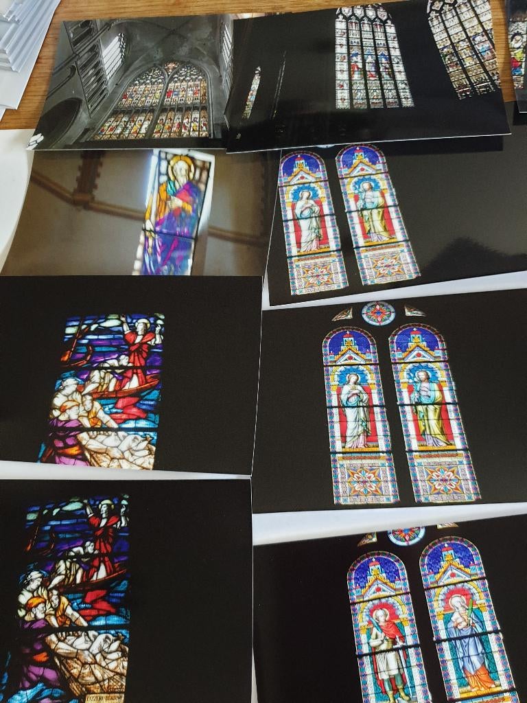 3421 glas in lood kerk foto's 8 stuks, Antiek en Kunst, Verzenden