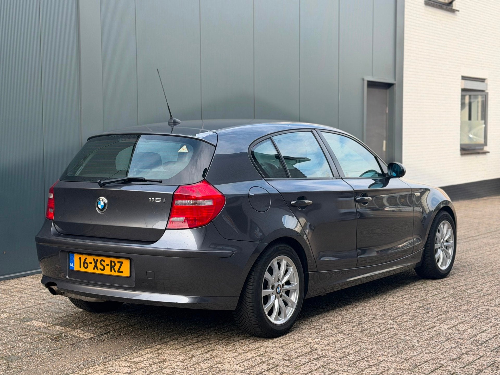 BMW 1-serie 118i Automaat | NAP | NW APK |, Auto's, Achterwielaandrijving, Verwarmde buitenspiegels, Origineel Nederlands, 650 kg