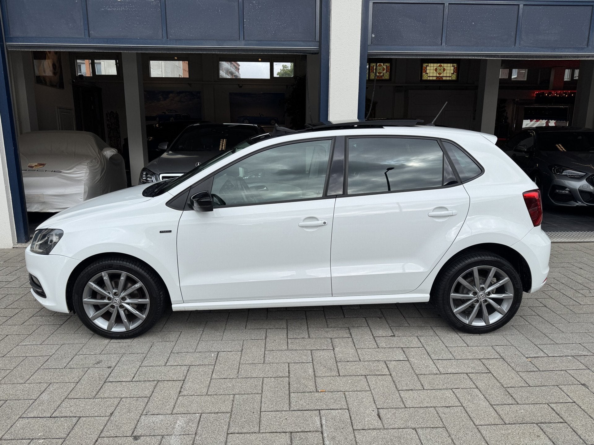 Volkswagen Polo 1.0 First Edition PANORAMA/NAVI/AIRCO, Voorwielaandrijving, Euro 6, Wit, Bedrijf