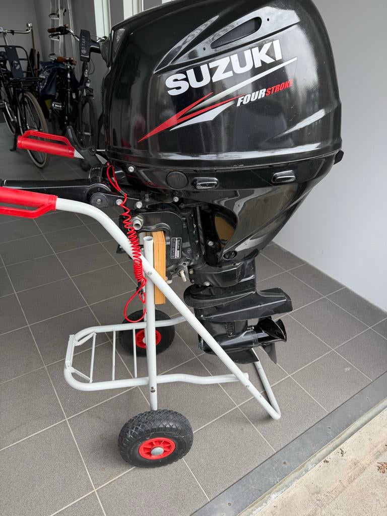 Suzuki DF25A 25 pk - kortstaart - Dealer onderh., Watersport en Boten, Buiten- en Binnenboordmotoren, Ophalen, 10 tot 30 pk, Gebruikt