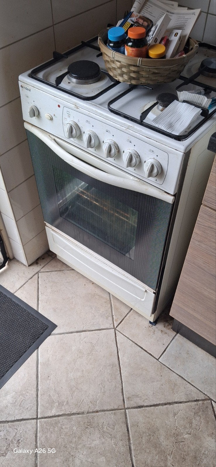 Indesit Vrijstaand Gasfornuis met Oven - Gebruikt, Ophalen, Gebruikt, 60 cm of meer, 4 kookzones