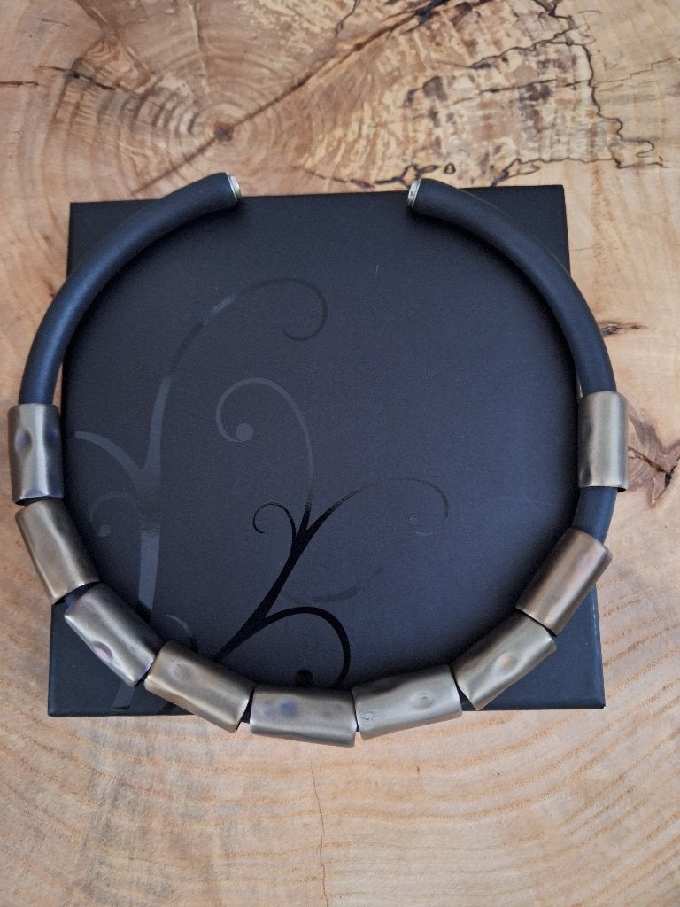Titanium collier, Ophalen of Verzenden, Nieuw, Bruin, Overige materialen