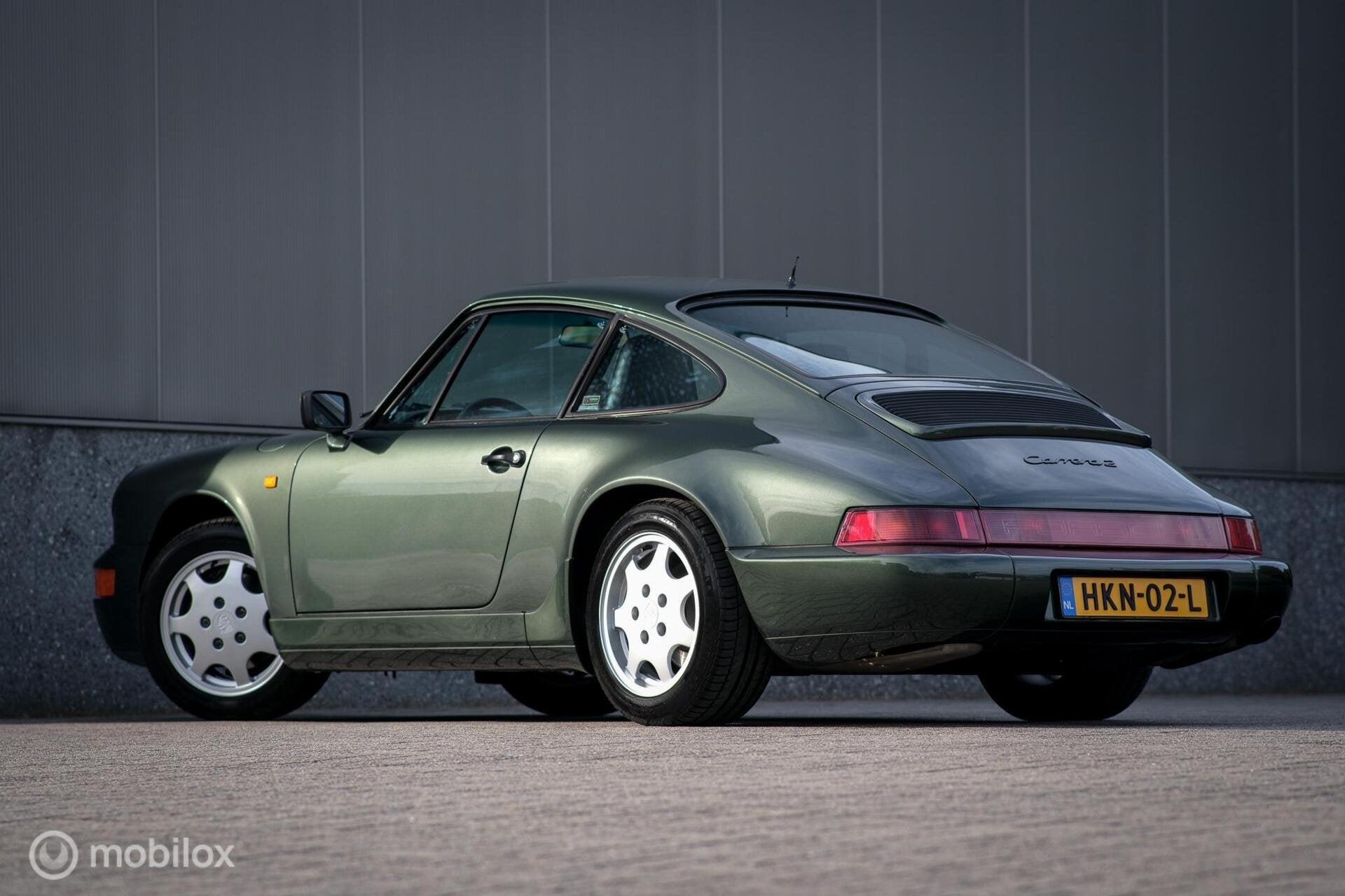 Porsche 911 Carrera 2 Coupe 3.6 | Oakgrün Metallic | 964 |, Automaat, Achterwielaandrijving, Gebruikt, Zwart