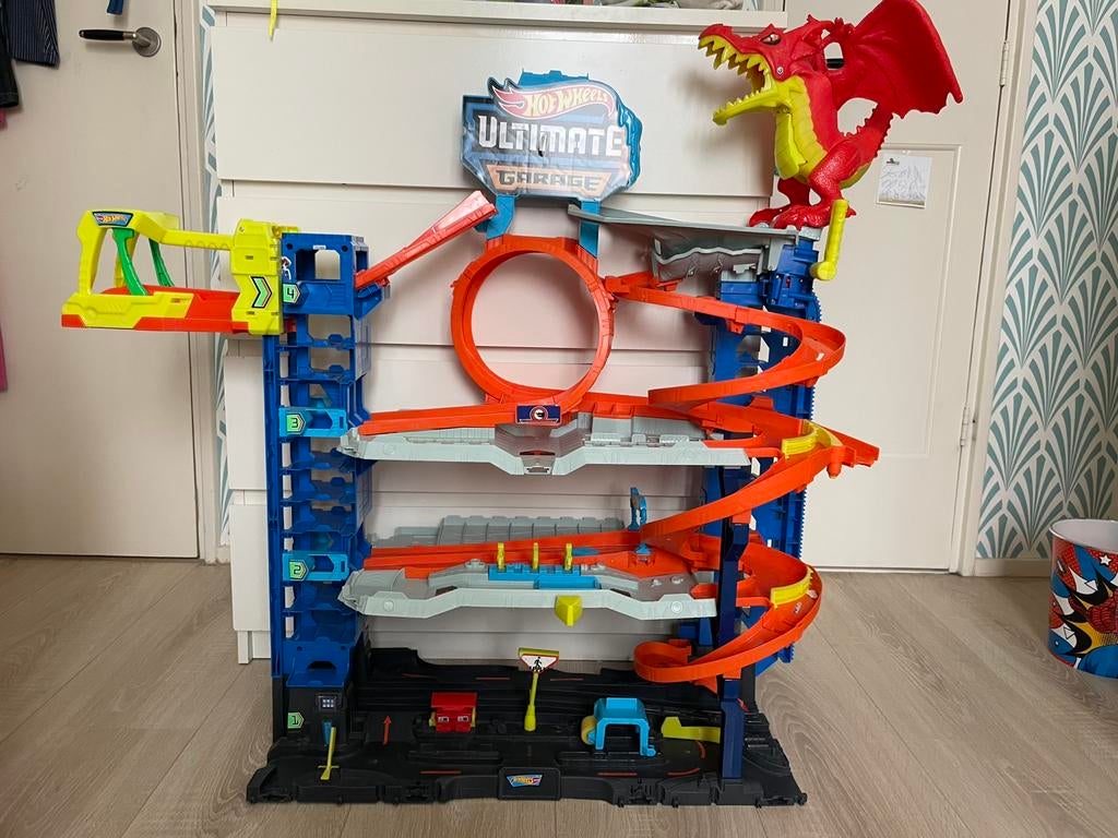 Hot Wheels ultimate garage met draak, Ophalen, Racebaan, Zo goed als nieuw, Hot Wheels
