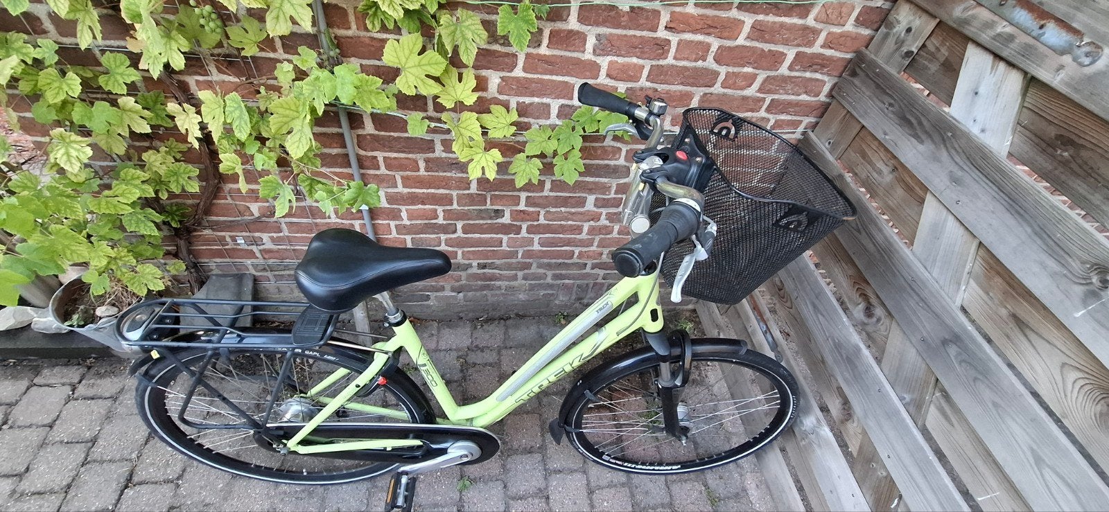 Trek damesfiets 28 inch, frame 56, met mand en bagagedrager, Fietsen en Brommers, Fietsen | Dames | Damesfietsen, Gebruikt, Velgrem