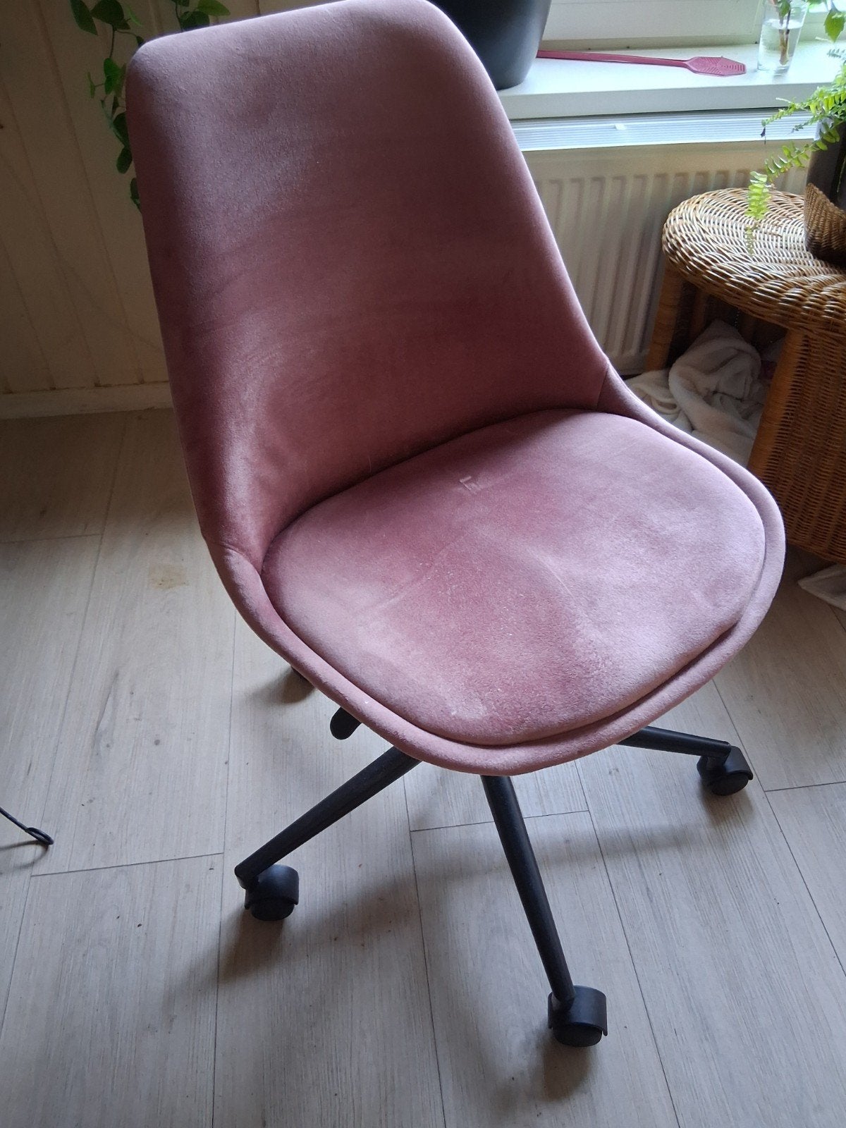 Oud roze bureaustoel met wieltjes, Ophalen, Zo goed als nieuw, Roze, Bureaustoel