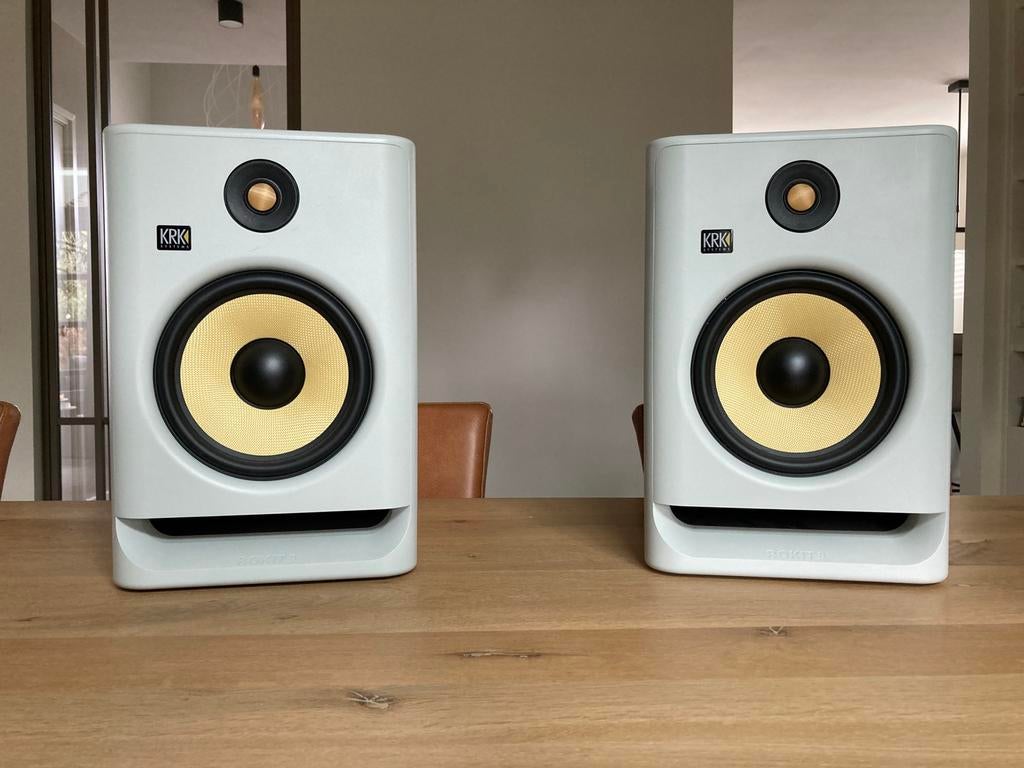 KRK Rokit 8 G4 White studio monitors (2 stuks), Zo goed als nieuw, 120 watt of meer, Front, Rear of Stereo speakers, Ophalen