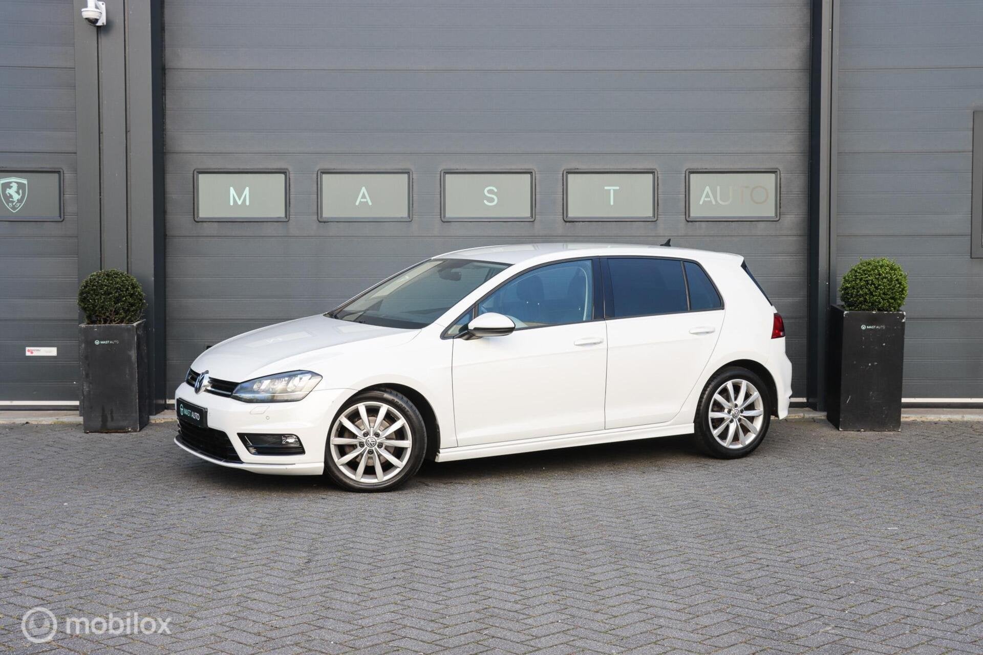 Volkswagen Golf 1.4 TSI Highline|R-Line|Massage|DSG|Stoelver, Auto's, 125 pk, Gebruikt, 4 cilinders, Leder en Stof