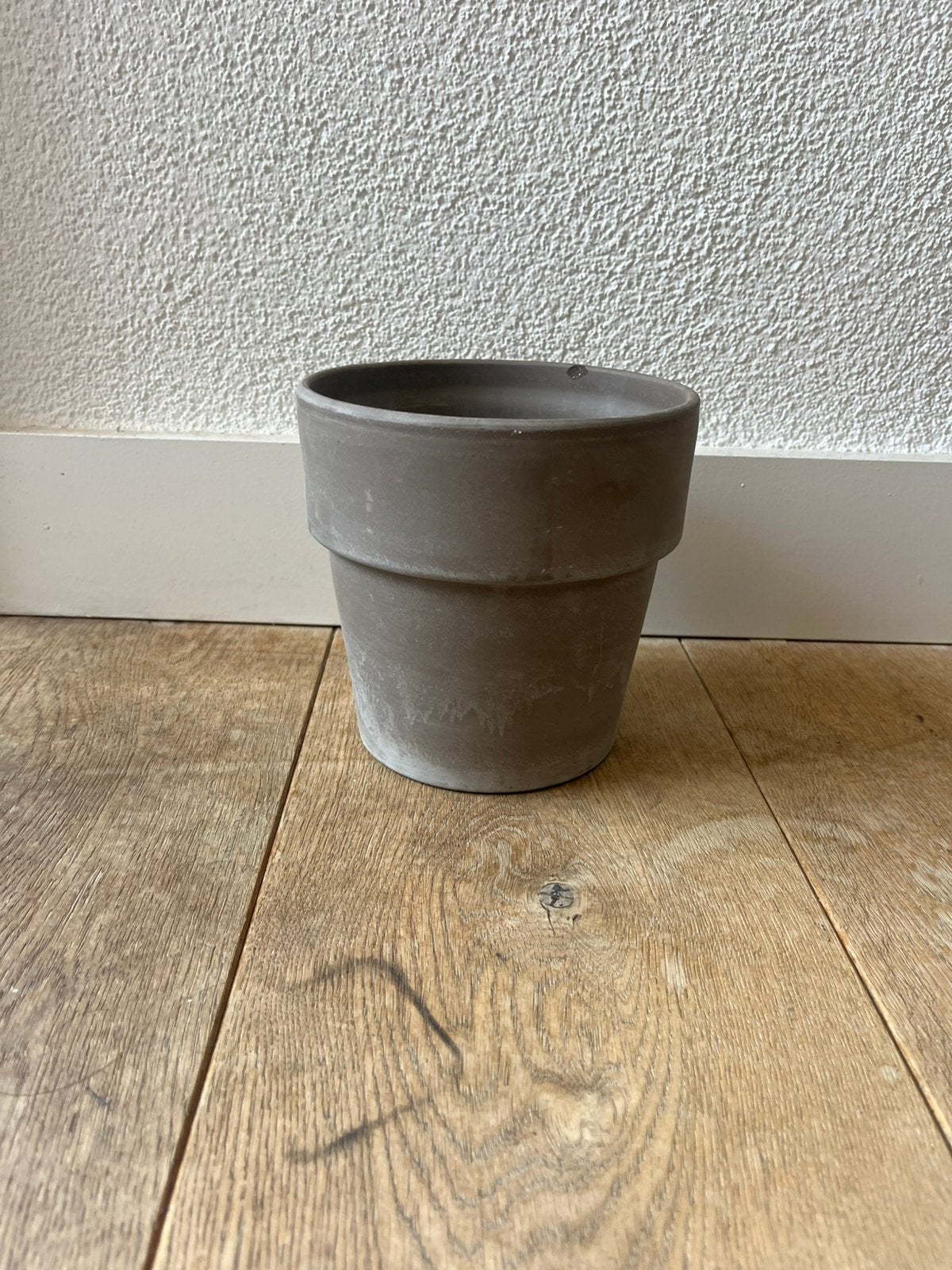 Beige terra cotta pot, Tuin en Terras, Bloempotten, Ophalen, Zo goed als nieuw