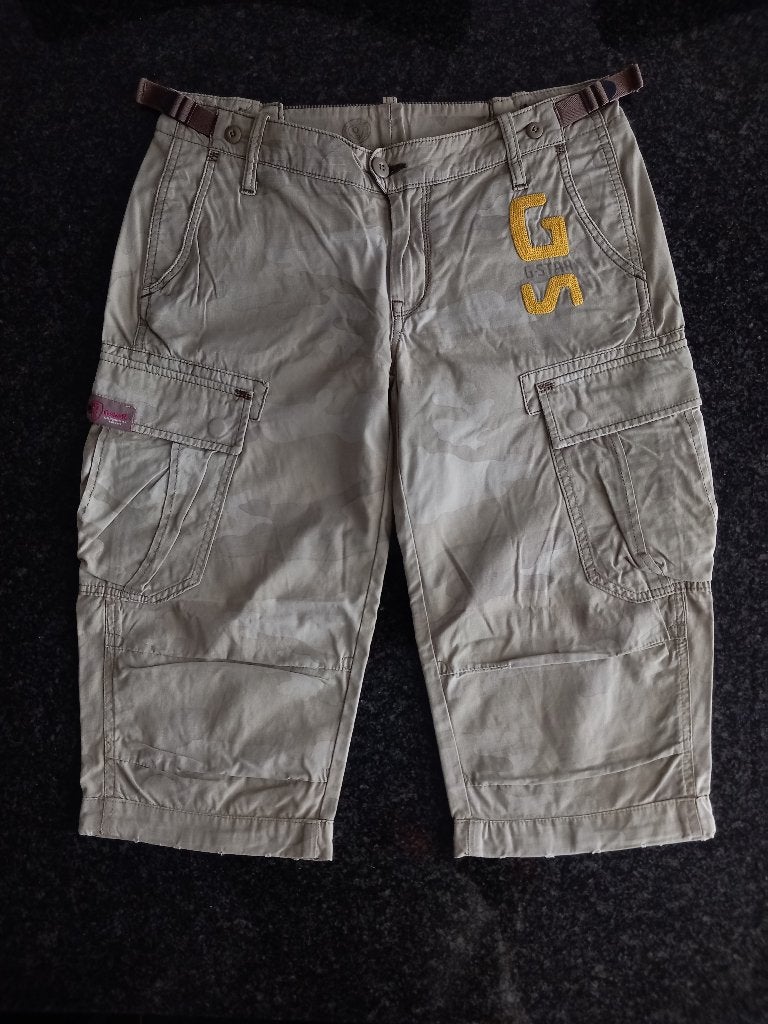 G-star Raw Army Camouflage 3/4 broek mt 30 zeer goede staat!, Kleding | Dames, Maat 38/40 (M), Overige kleuren, Ophalen of Verzenden
