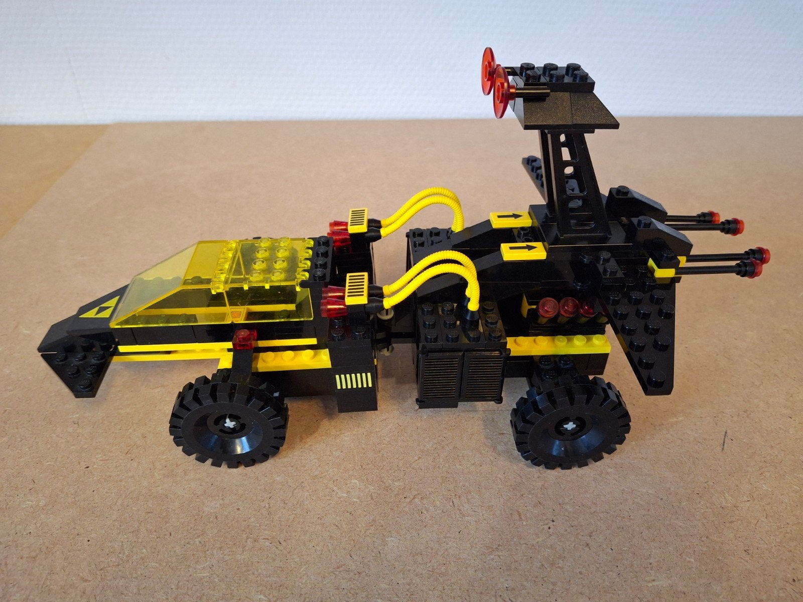 Lego 6941 Battrax. Jaren 80 Blacktron Space, Compleet, Lego, Info@lego.com, 33 Bath Road, Slough, UK
