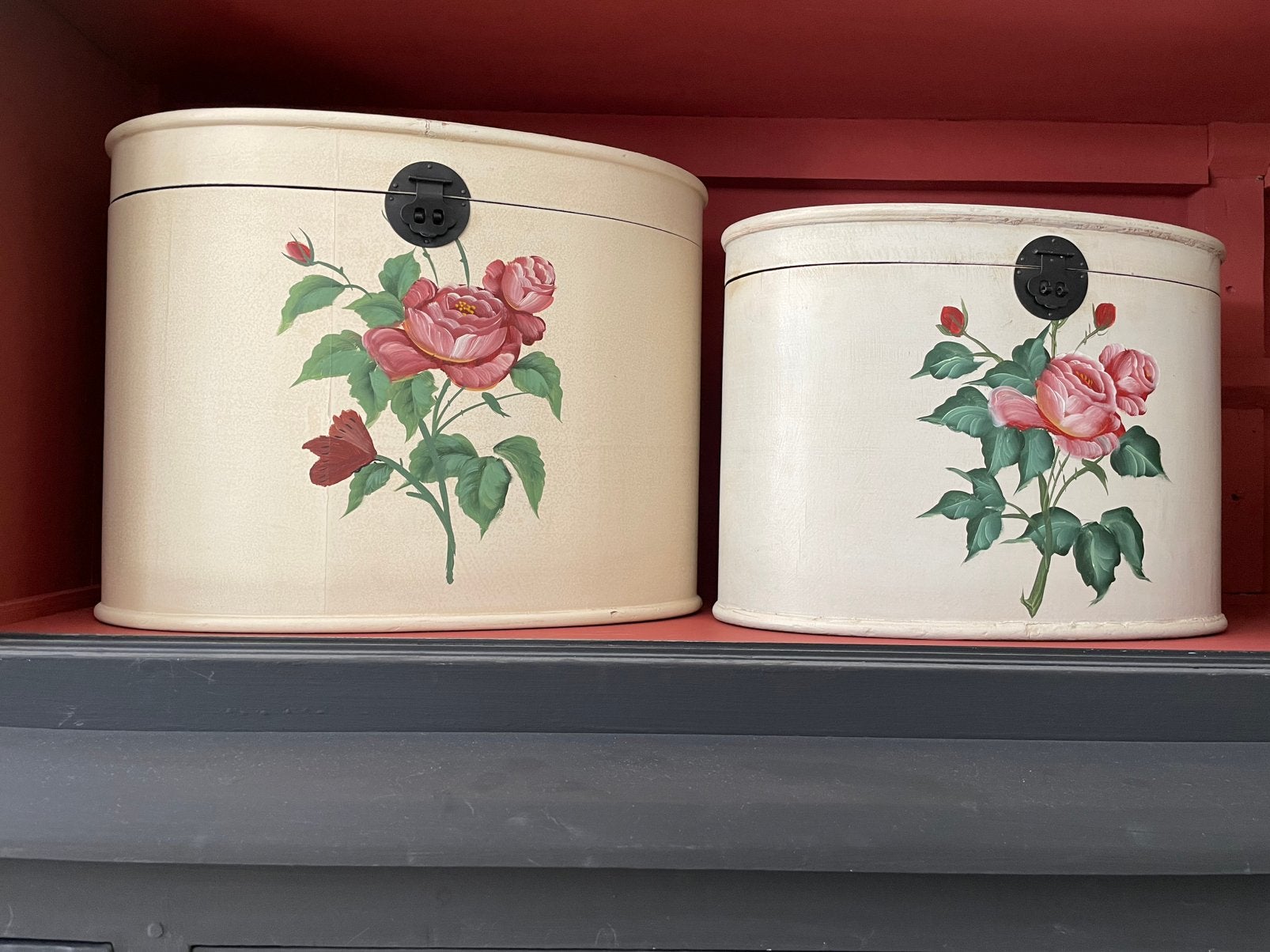 2 grote ambachtelijk beschilderde roosjes opbergkisten, Antiek en Kunst, Curiosa en Brocante, Ophalen of Verzenden