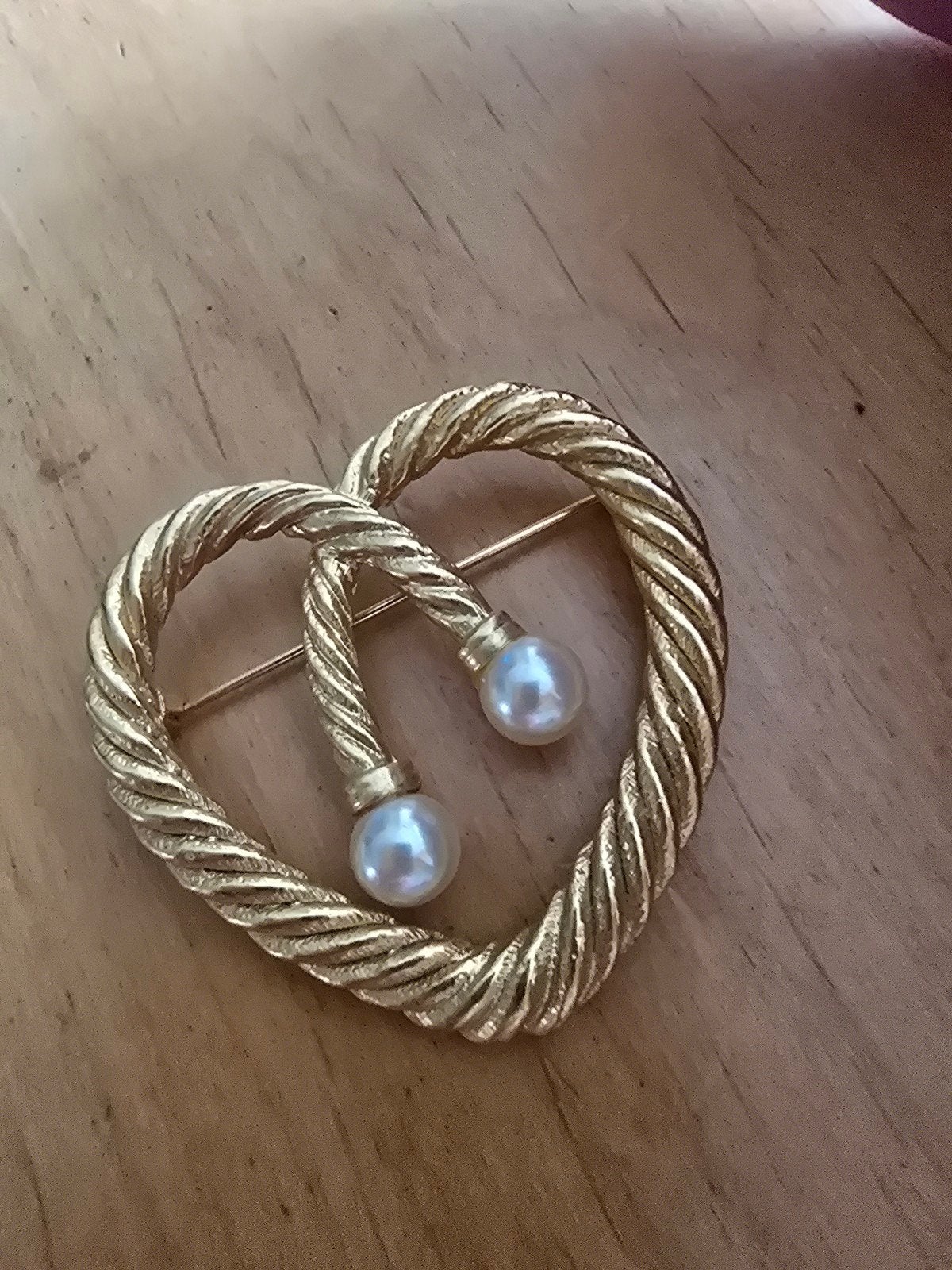 Vintage Gouden Hart Broche met Parels, Overige materialen, 4 tot 7 cm, Gebruikt, Ophalen of Verzenden