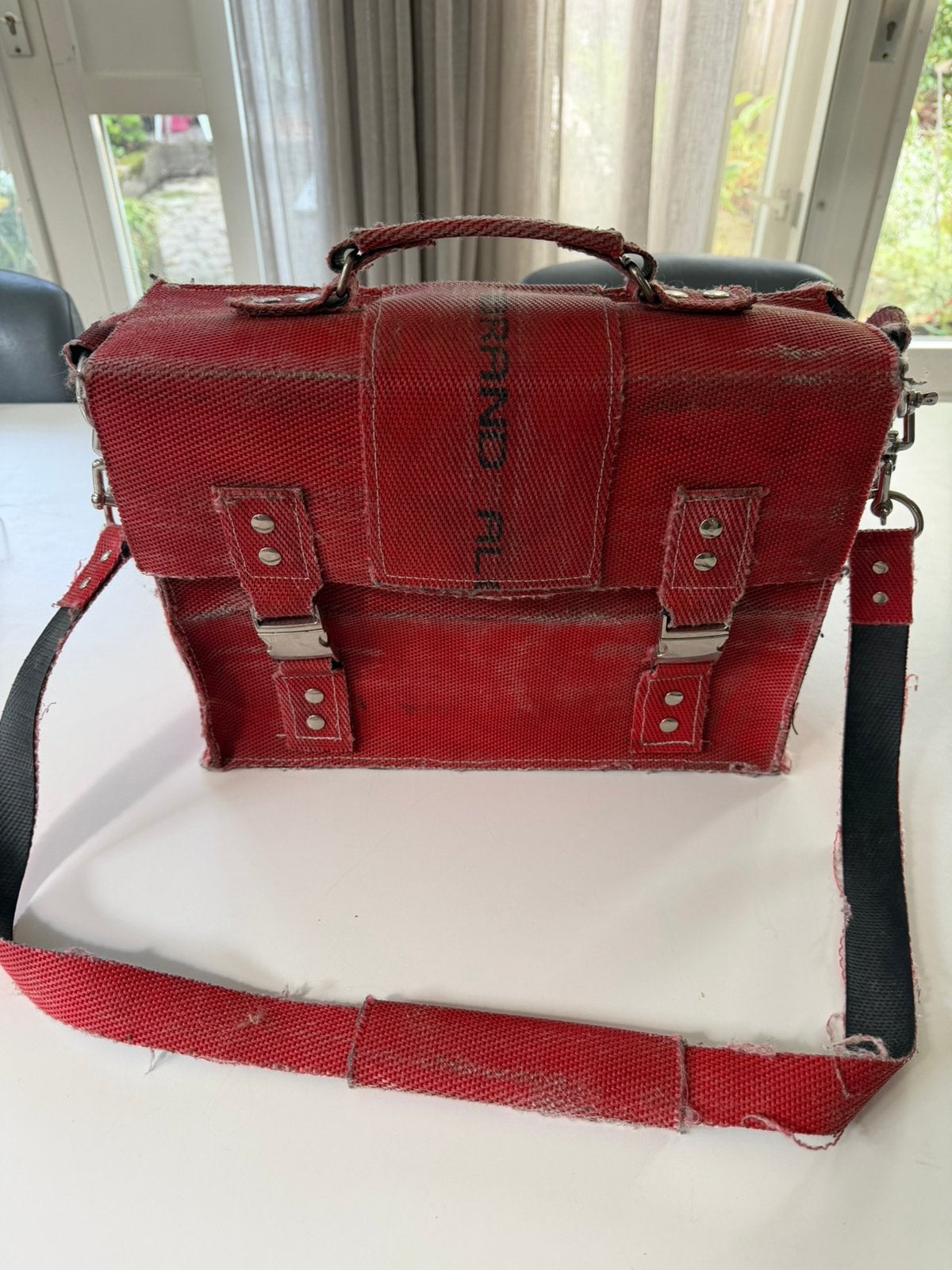 Stoere werk/schooltas van oude brandweerslang, Sieraden, Tassen en Uiterlijk, Tassen | Schoudertassen, Ophalen of Verzenden, Zo goed als nieuw