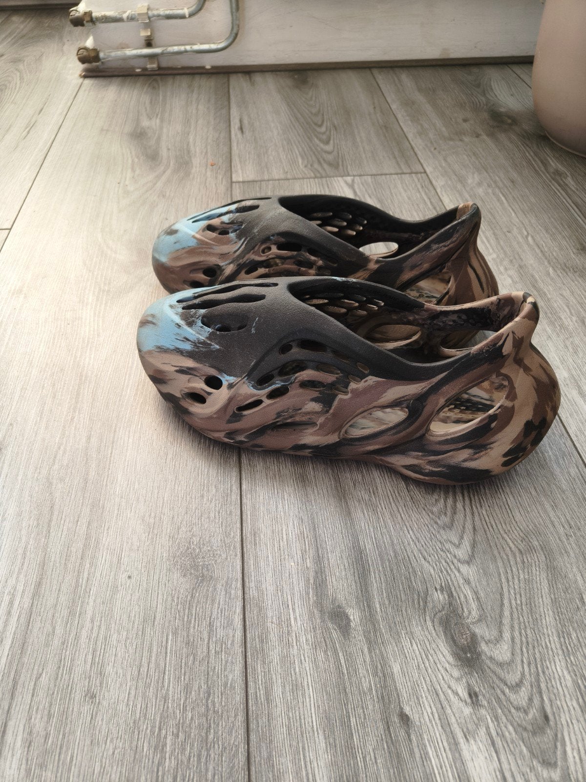 Yeezy Foam Runner 'MX Carbon' - Maat 44,5, Ophalen of Verzenden, Zo goed als nieuw, Zwart