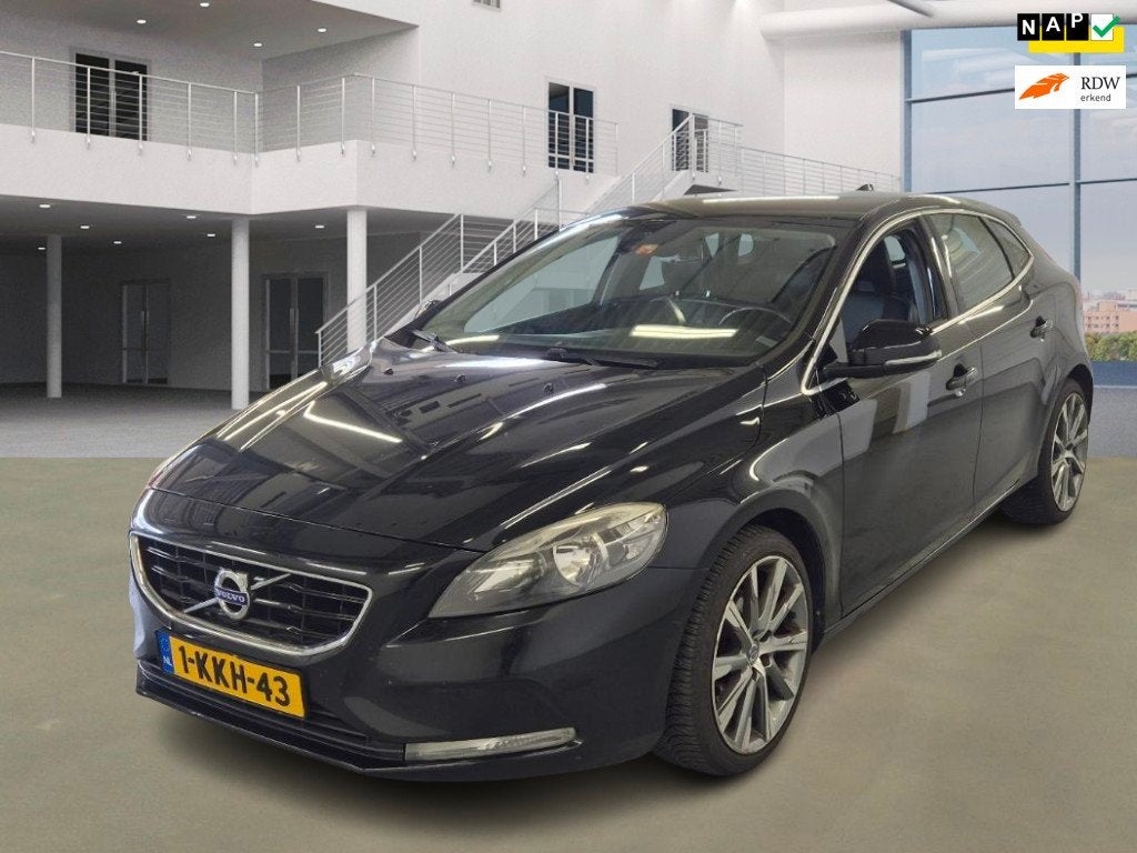 Volvo V40 1.6 T3 Momentum AIRCO CRUISE NAVI PDC TREKHAAK, Auto's, Voorwielaandrijving, Gebruikt, 4 cilinders, 150 pk